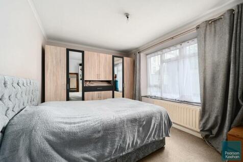 6 Dolphin court, Hove, Bn3 (1).jpg