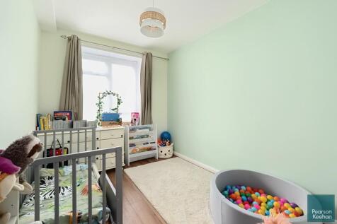 6 Dolphin court, Hove, Bn3 (3).jpg