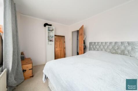6 Dolphin court, Hove, Bn3 (2).jpg
