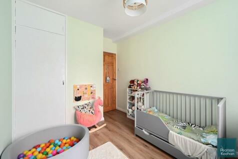 6 Dolphin court, Hove, Bn3 (4).jpg