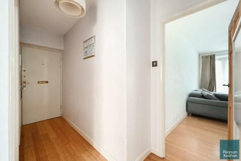 6 Dolphin court, Hove, Bn3 (12).jpg