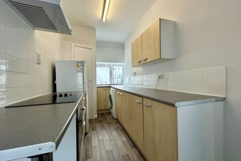 Kitchen 2.jpg