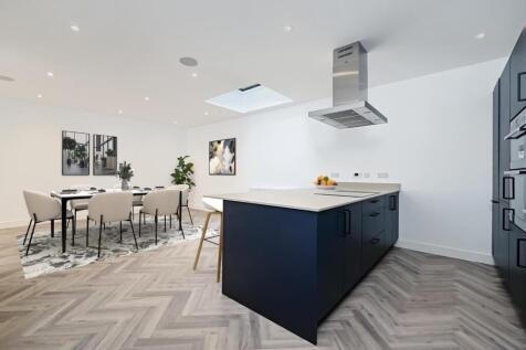 Living Room/Kitchen