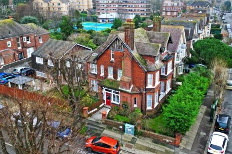 17 WILBURY GARDENS - EXTRA DRONE SHOTS (11).jpg