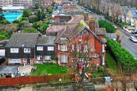 17 WILBURY GARDENS - EXTRA DRONE SHOTS (5).jpg