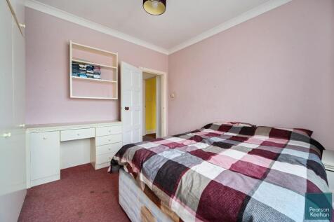 8 Park Avenue, BN3 (12).jpg