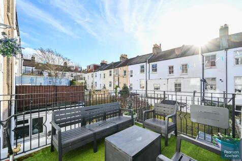 14 Wordsworth Street, BN3 (1).jpg