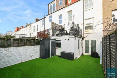 14 Wordsworth Street, BN3 (2).jpg