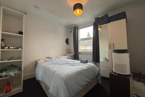 Bedroom 4.jpeg