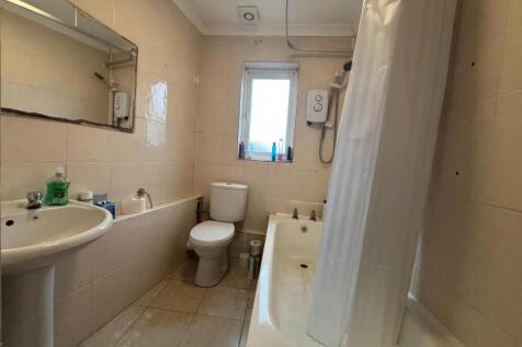 Bathroom 1.jpeg