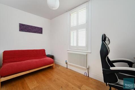 22 Ruskin Road , BN3 (17).jpg
