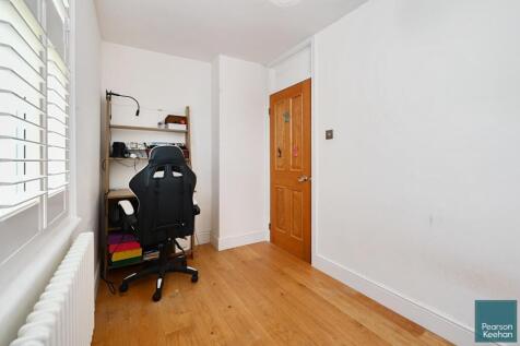 22 Ruskin Road , BN3 (18).jpg
