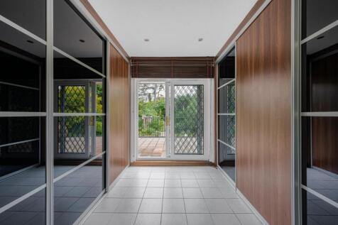 Walk In Wardrobe