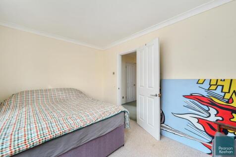 64 Coates Court, BN42 (10).jpg