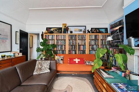 Flt 3, 5 St Catherine¿s Terrace, BN3 (10).jpg
