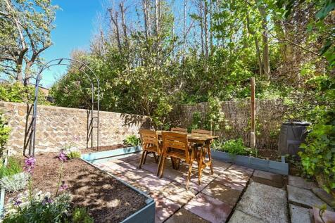 26A Robertson Road, BN1 (2).jpg