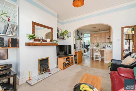 13 Marine Ave. BN3 (12).jpg