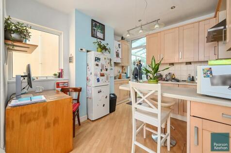 13 Marine Ave. BN3 (9).jpg