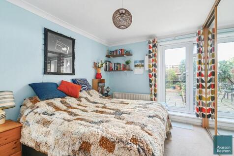 13 Marine Ave. BN3 (15).jpg