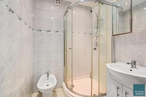 13 Marine Ave. BN3 (17).jpg