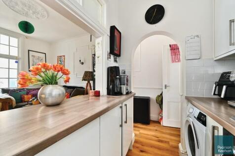 Flt 1, 27 Norfolk Square, BN1 (12).jpg
