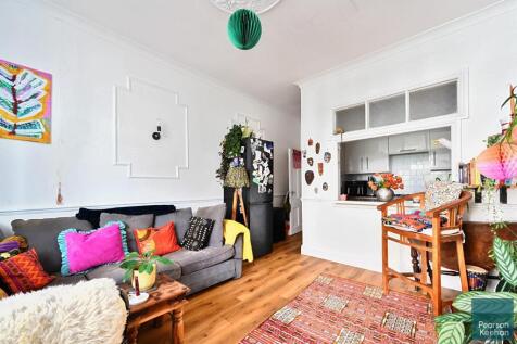Flt 1, 27 Norfolk Square, BN1 (11).jpg