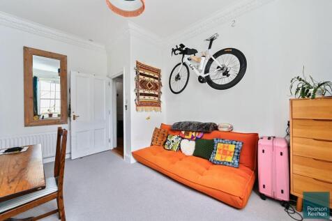 Flt 1, 27 Norfolk Square, BN1 (19).jpg