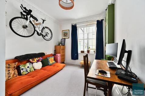Flt 1, 27 Norfolk Square, BN1 (10).jpg