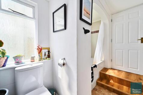 Flt 1, 27 Norfolk Square, BN1 (14).jpg