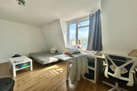 Living Room.jpg