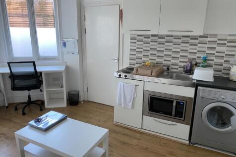 Flat 1 - 7.jpg