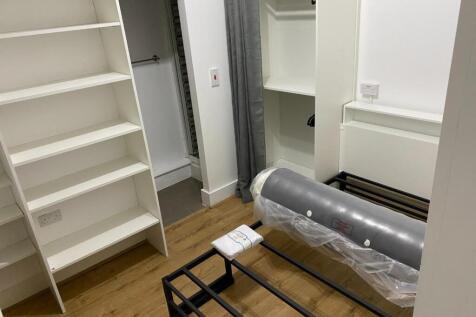Flat 1 - 2.jpg