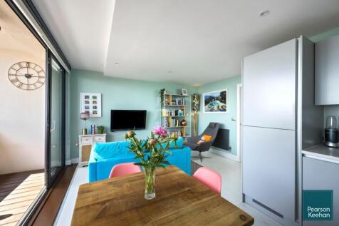 Living/Kitchen Room