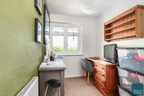 24 Dean Close, BN41 (13).jpg