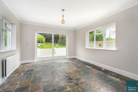 31-woodland-drive-bn3 (11)  .jpg