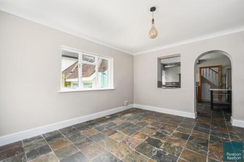 31-woodland-drive-bn3 (12)  .jpg