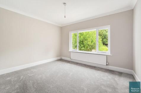 31-woodland-drive-bn3 (19)  .jpg