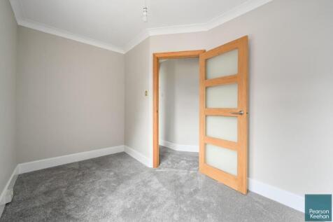 31-woodland-drive-bn3 (24)  .jpg