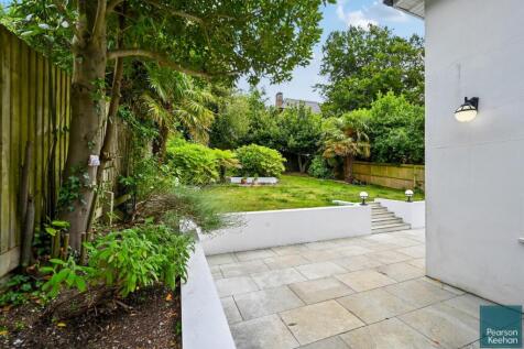 31-woodland-drive-bn3 (27)  .jpg