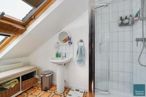 22 Ruskin Road , BN3 (22).jpg