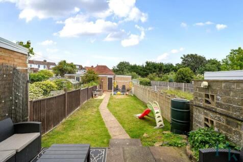 90-cross-road-southwick-bn42 (3).JPG