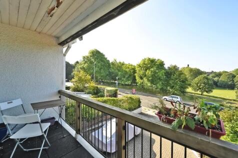 111 goldstone cres bn3 (15).jpg