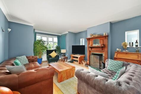 111 goldstone cres bn3 (7).jpg
