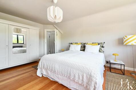 66 Deancourt Road, BN2 (56).jpg