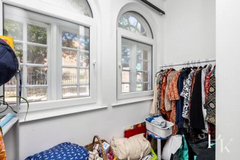 Study/Wardrobe Space
