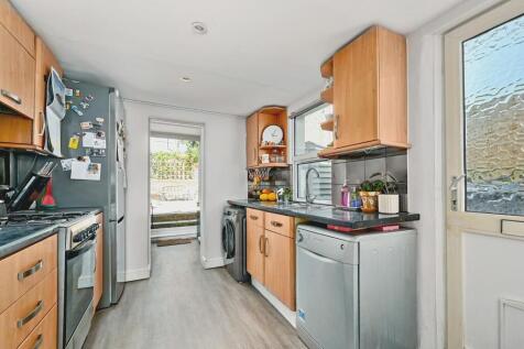 73 Shirley St BN3 (09).jpg
