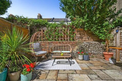 73 Shirley St BN3 (12b).jpg