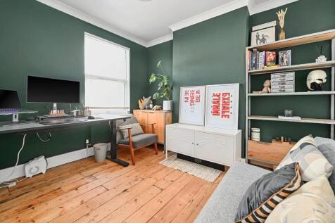 73 Shirley St BN3 (16).jpg