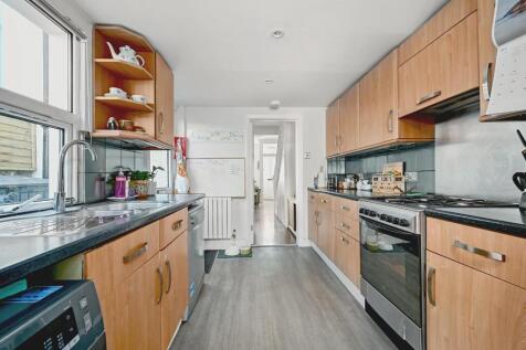 73 Shirley St BN3 (10).jpg