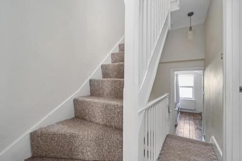 73 Shirley St BN3 (14).jpg
